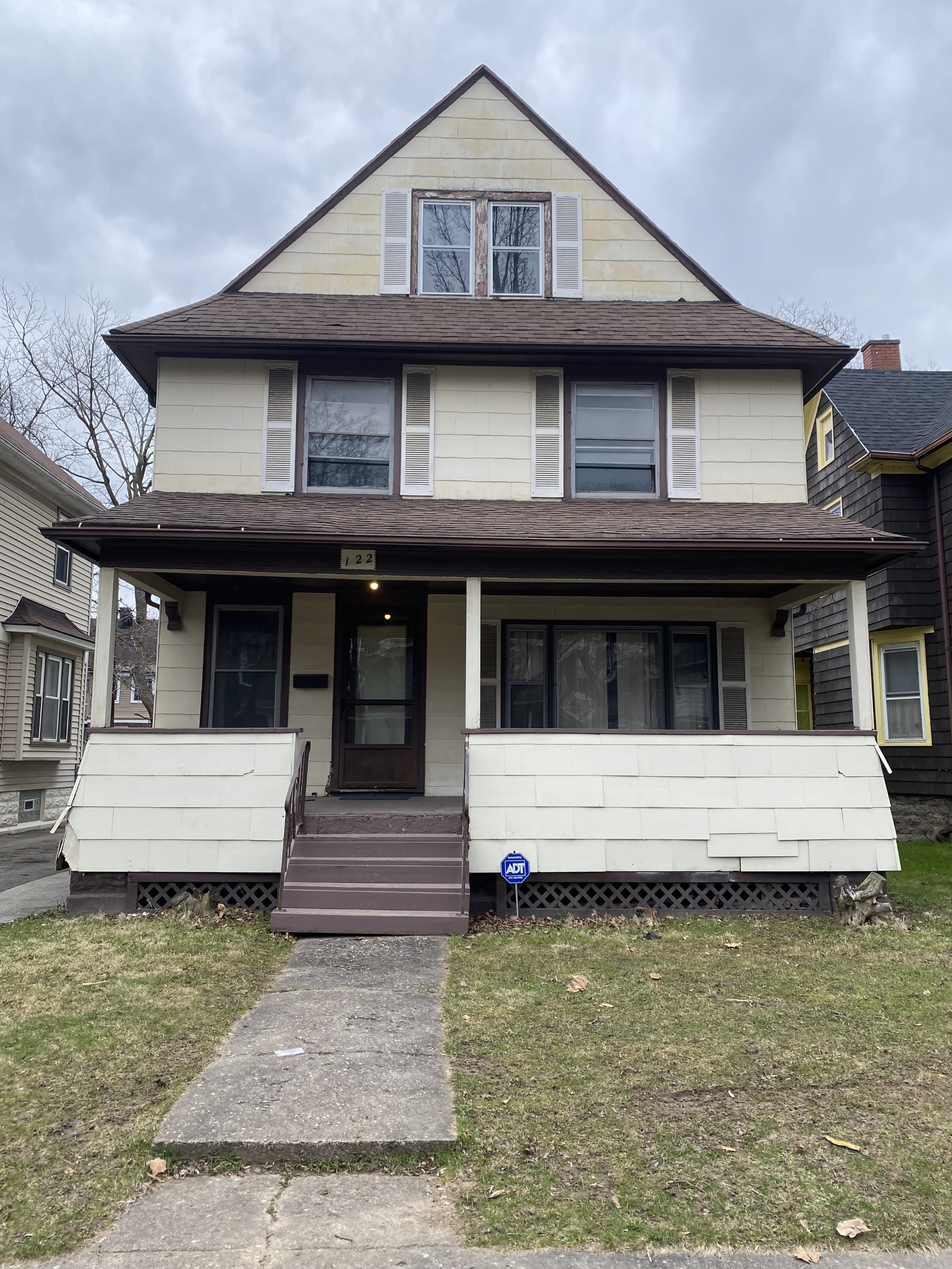 122 Hobart Street