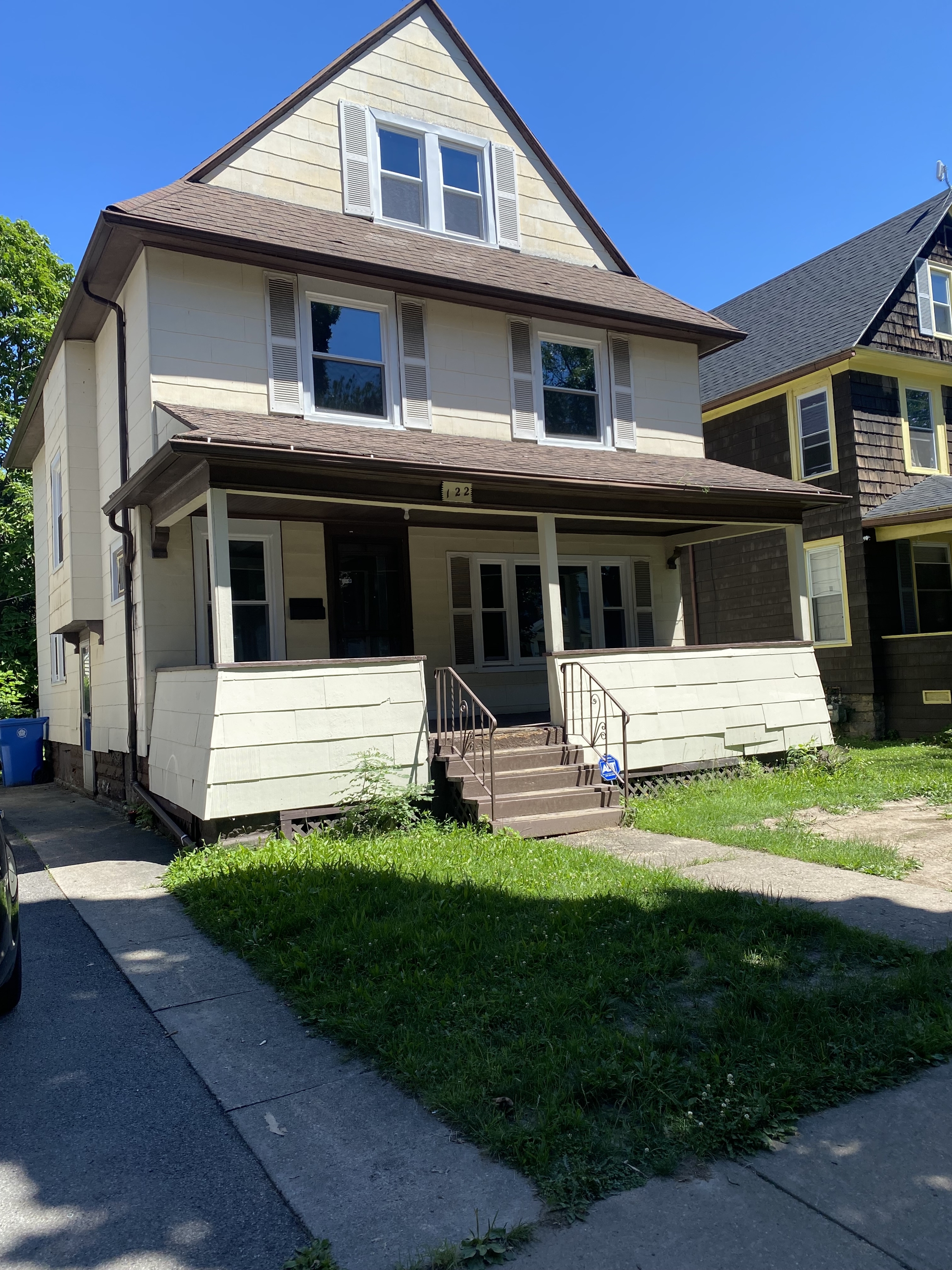 122 Hobart Street