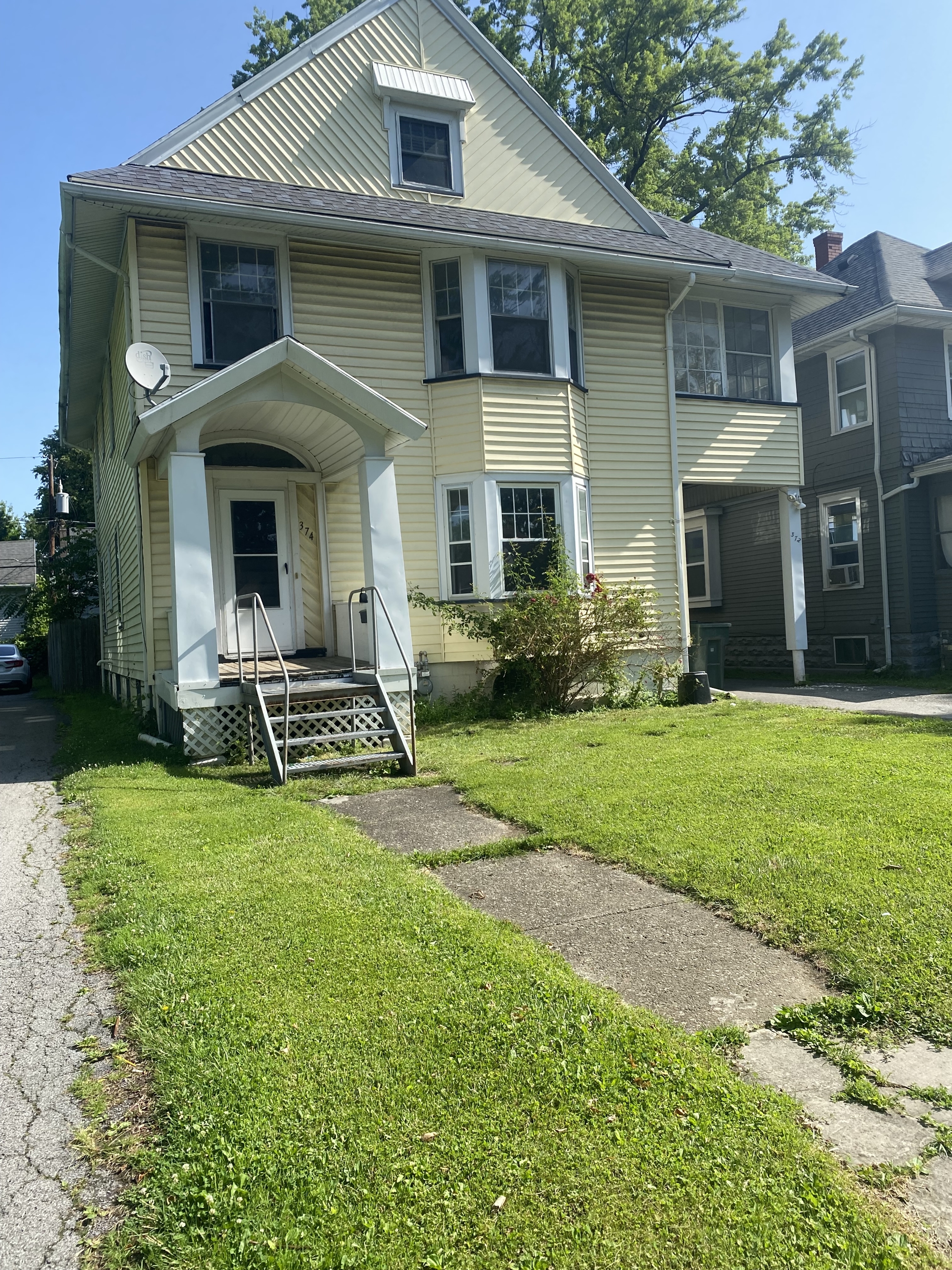 372-374 Lake View Pk - 374 UP